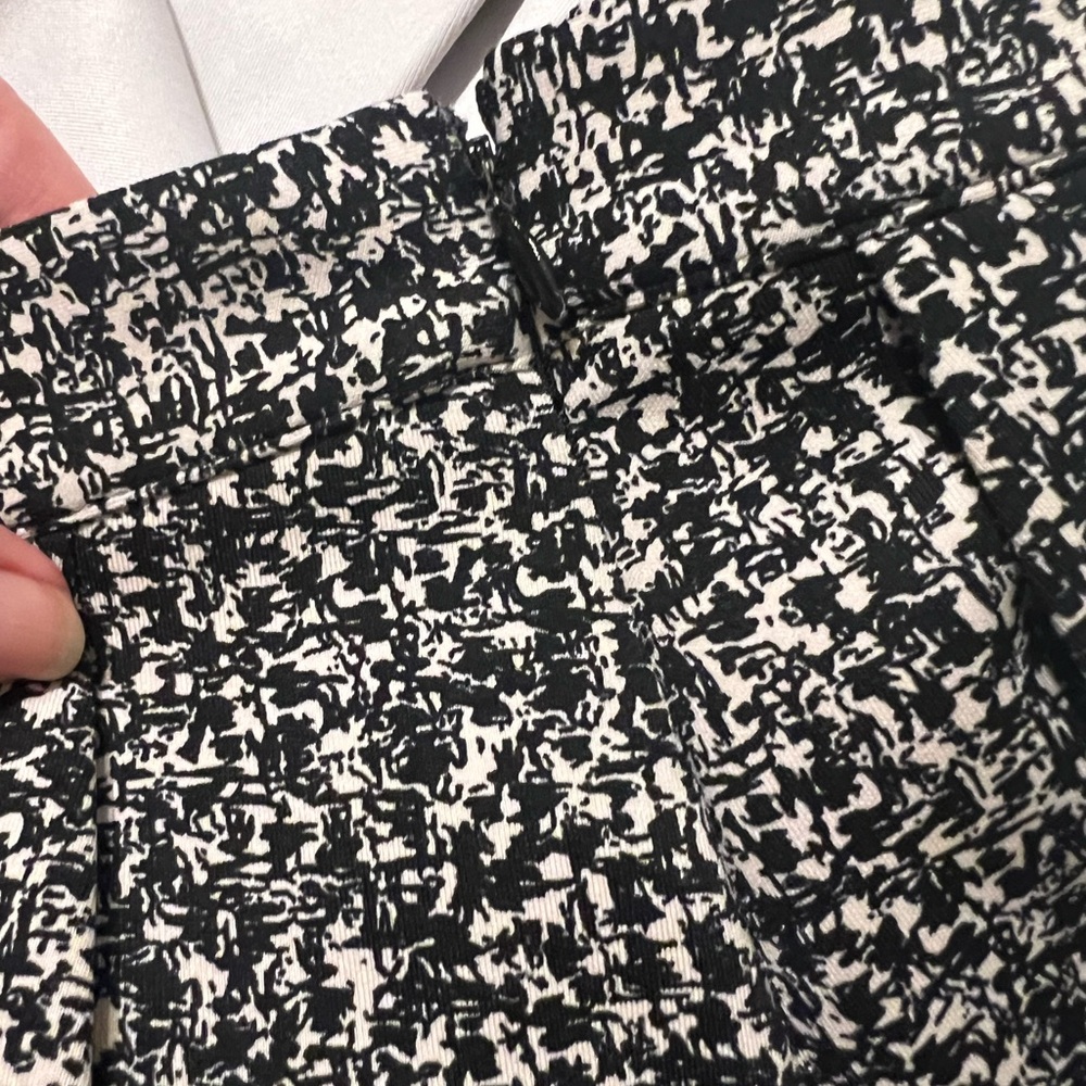 Abercrombie Scuba Twirl Midi black and white Skirt - Picture 6 of 7